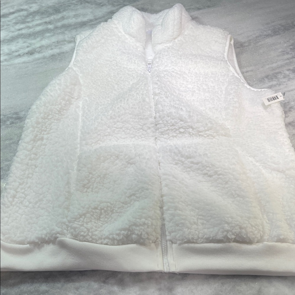 Time and Tru Ivory Fleece Vest with pockets